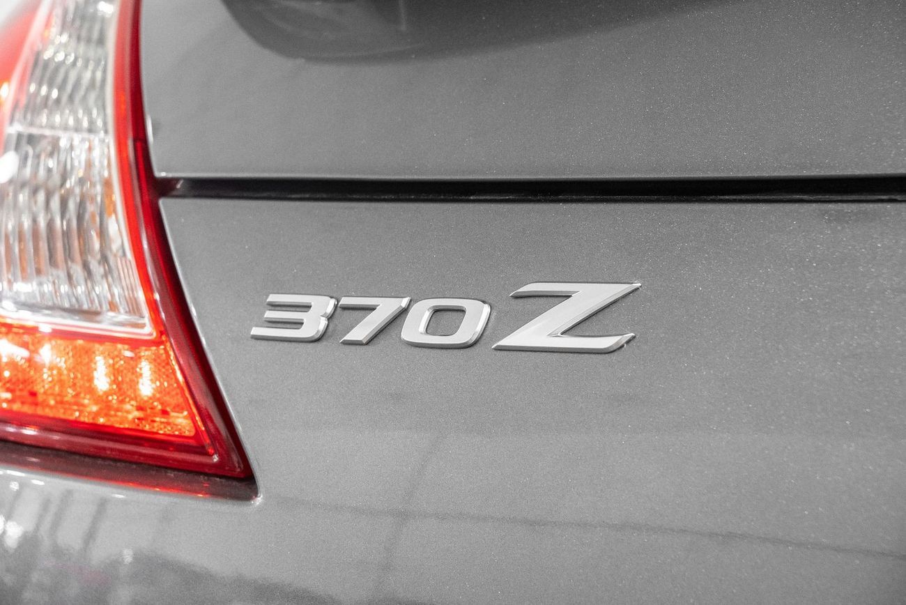 Nissan 370Z Std 3.7L (324 HP) Coupe 3.7L V6 VQ(328 HP) Coupe