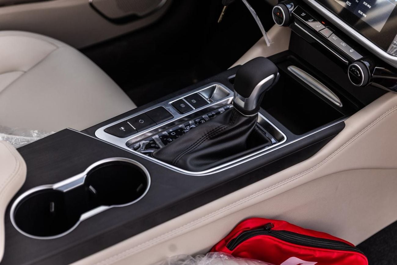 Chery Arrizo 5 2026 CHERY ARRIZO 5 SQR7  1.5L Sedan FWD WHITE / BEIGE