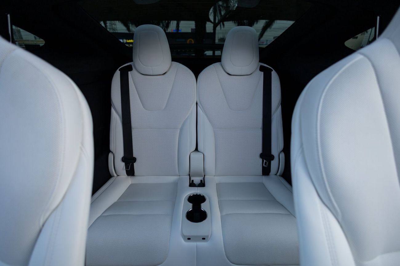 Tesla Model Y Long Range (AWD)