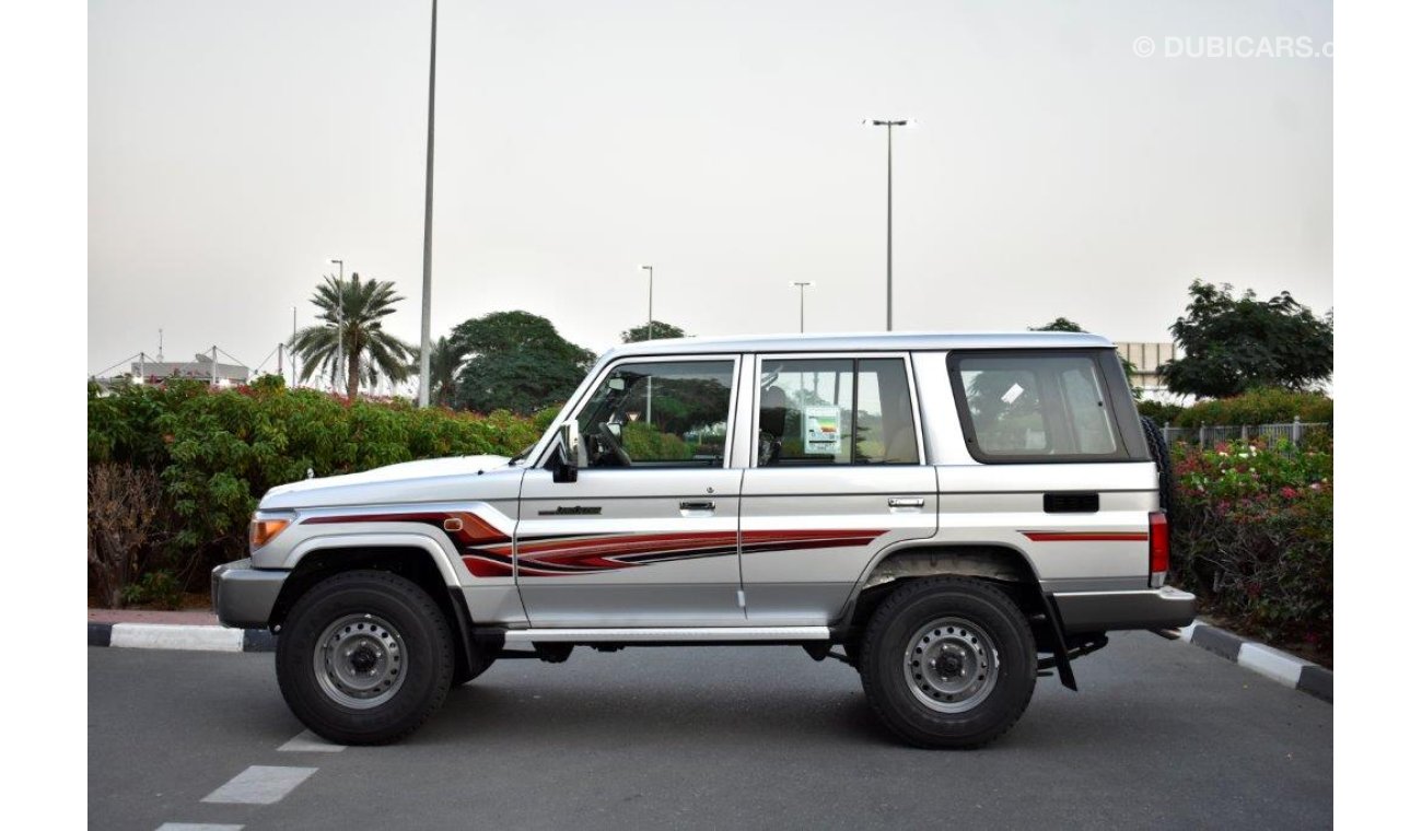 Toyota Land Cruiser 76 Hardtop LX V6 4.0L Manual Transmission