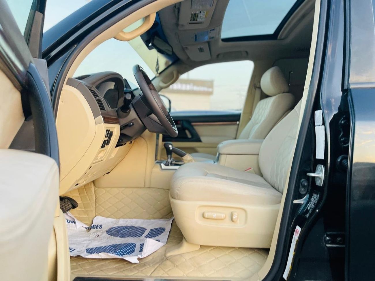 تويوتا لاند كروزر Toyota landcuriser GXR V8  2014  upgrade inside & outside 2024 shape full option