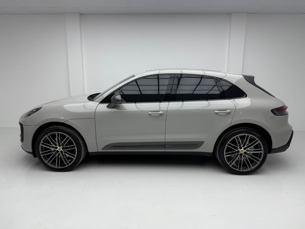 Porsche Macan 2024 Porsche Macan T, 2026 Porsche Warranty, Full Service History, Low KMs, GCC