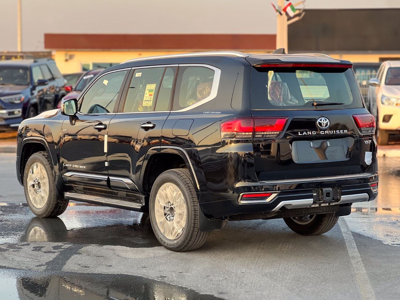 Toyota Land Cruiser 3.5T VXR Hybrid EXPORT PRICE - 2025 LC300 3.5L VXR Hybrid (Highest Spec - Oman)