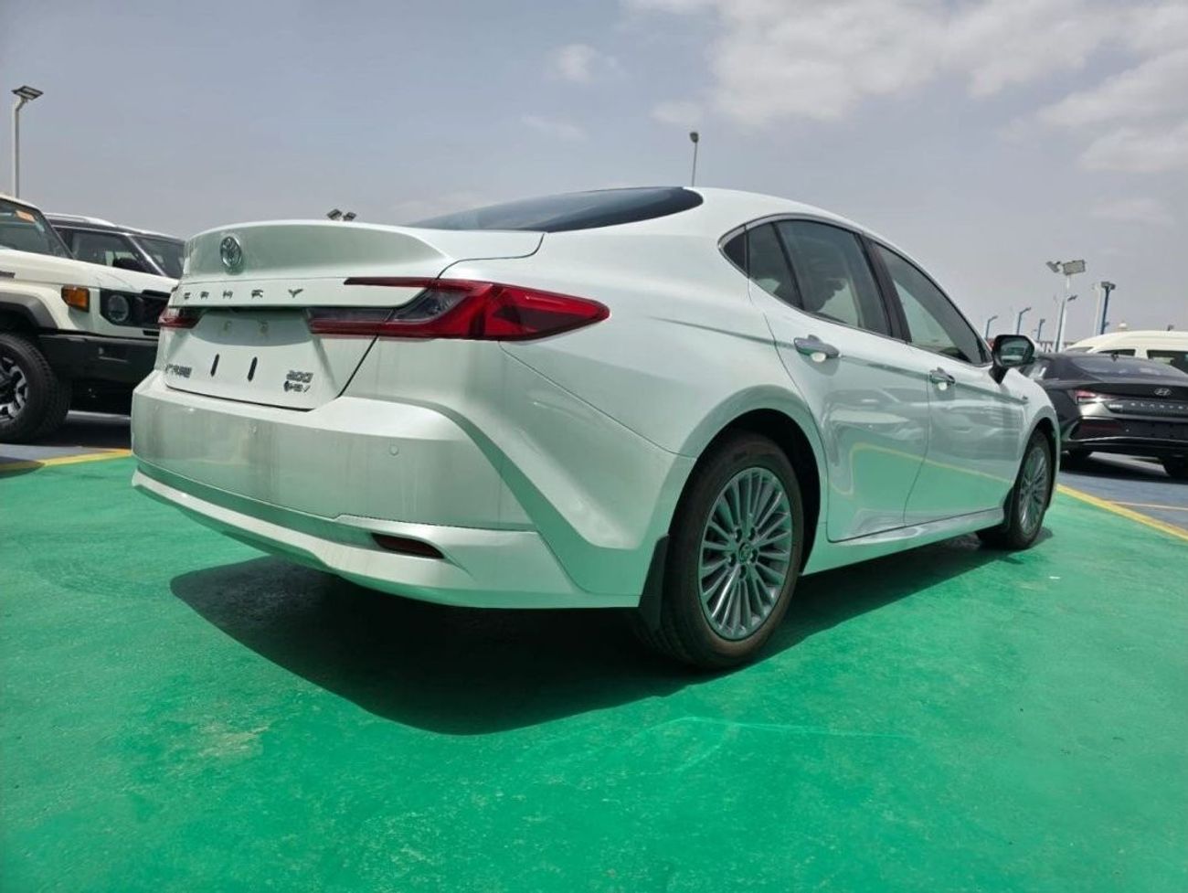 Toyota Camry 2.0L HYBRID 2024