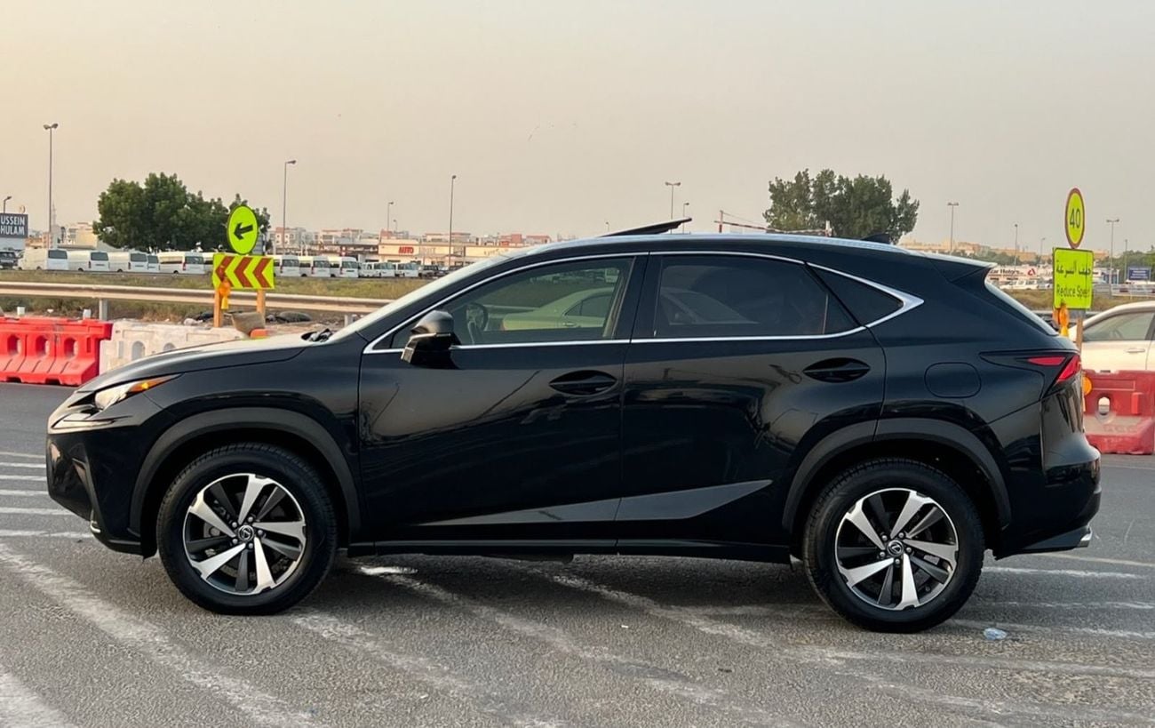 لكزس NX200t لكزس NX تيربو 2020 كاملة المواصفات، محرك 2.0 لتر V4، دفع رباعي، كاميرا خلفية وحساسات، فتحة سقف، مفتا