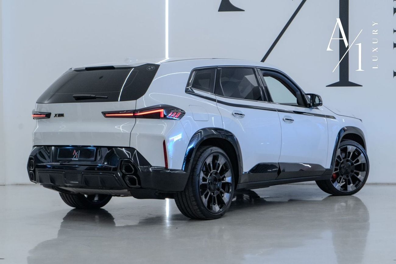 بي أم دبليو XM 2023 BMW XM, May 2027 BMW Warranty + Service Pack, Fully Loaded, Very Low Kms, GCC