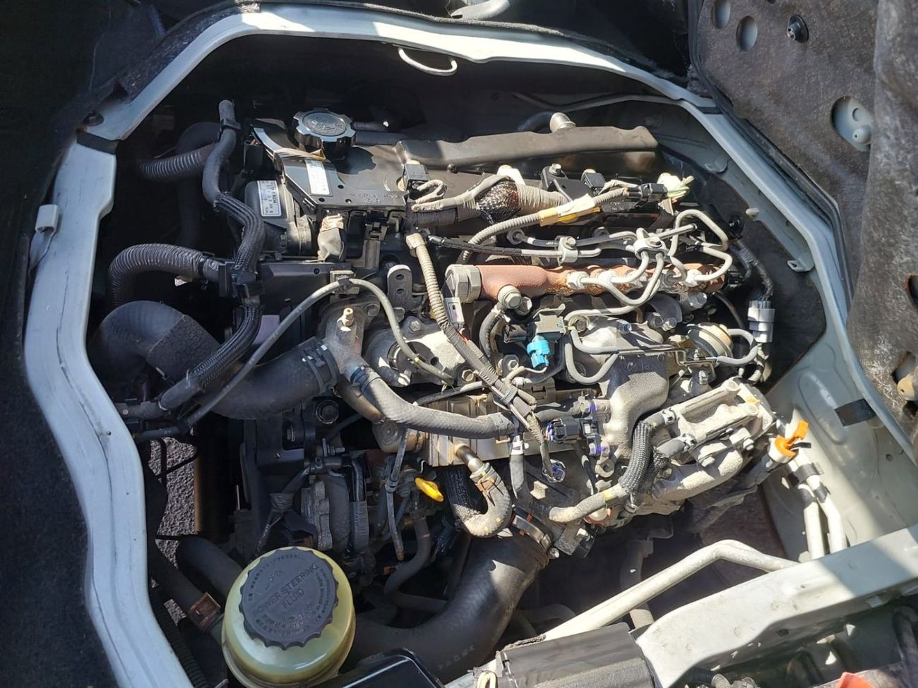 Toyota Hiace (RAMADAN OFFER) TOYOTA HIACE VAN RHD 2014 MODEL 3.0 L DIESEL AUTOMATIC(PM19576)