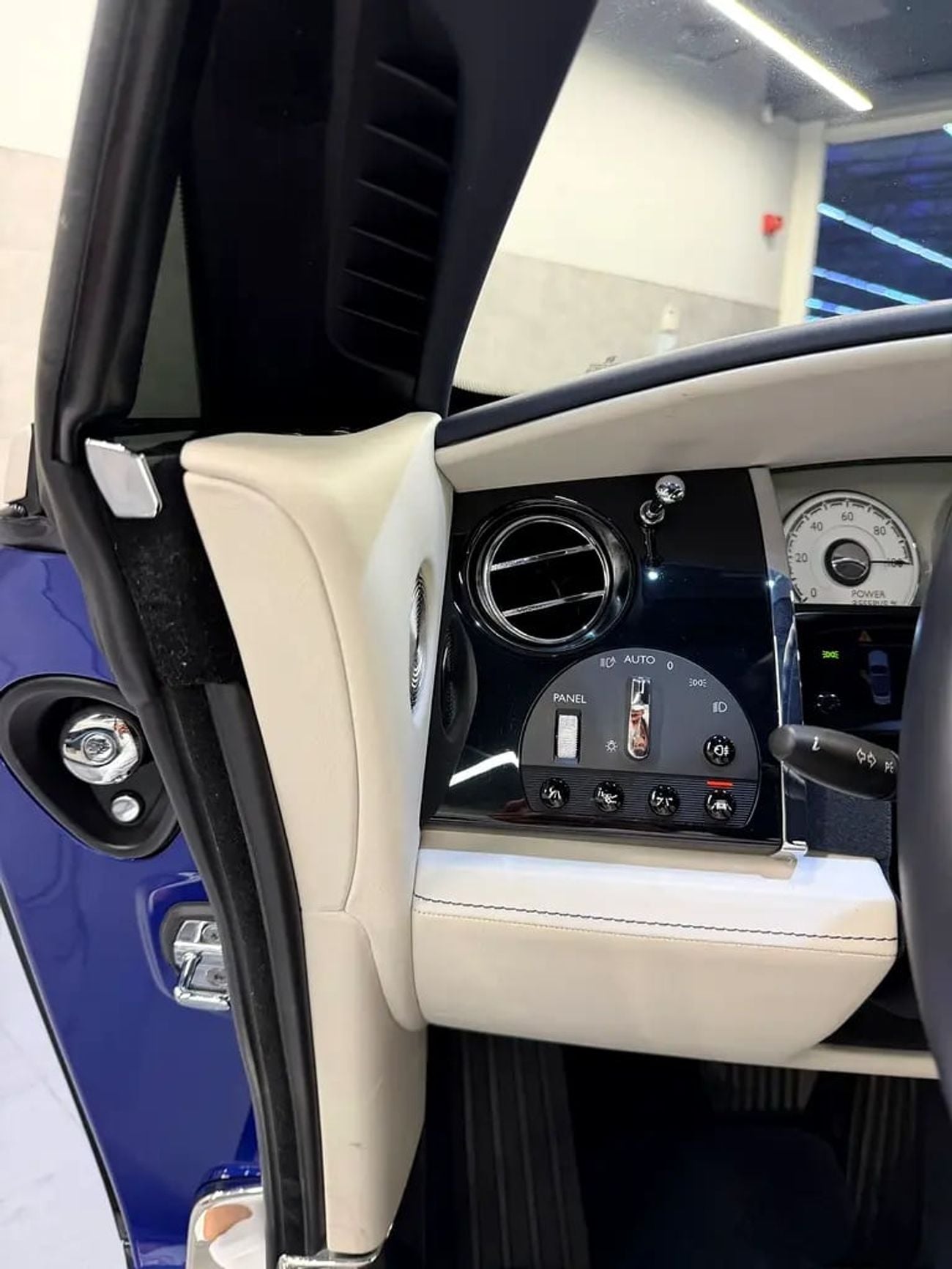 Rolls Royce Dawn Standard - Korean Specs - Pristine Condition