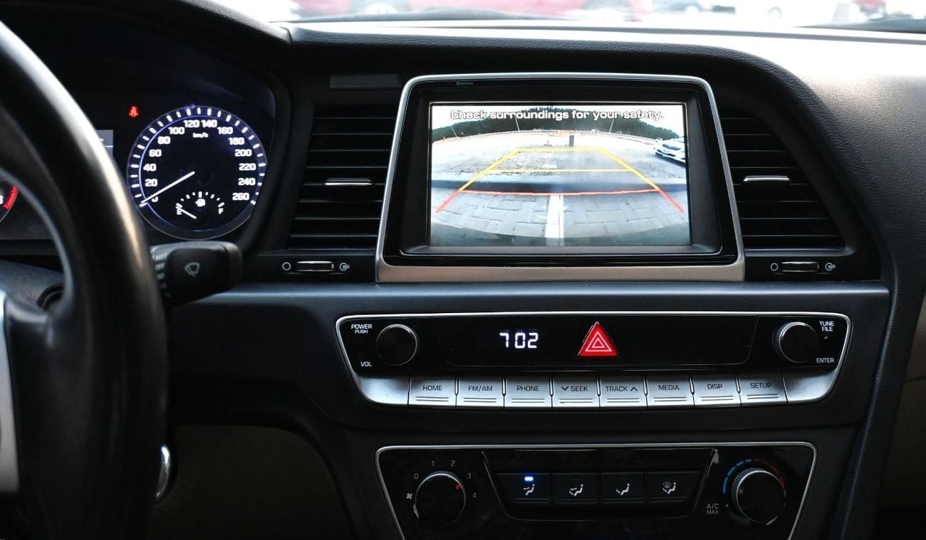 Hyundai Sonata Limited Hyundai Sonata 2019 GCC mid-range in excellent condition, inside and out