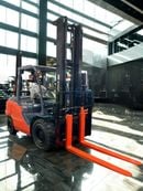 Toyota Fork lift TOYOTA 5 TON 2 STAGE DIESEL FORKLIFT TRUCK MODEL 8FD50N. (Export Only)