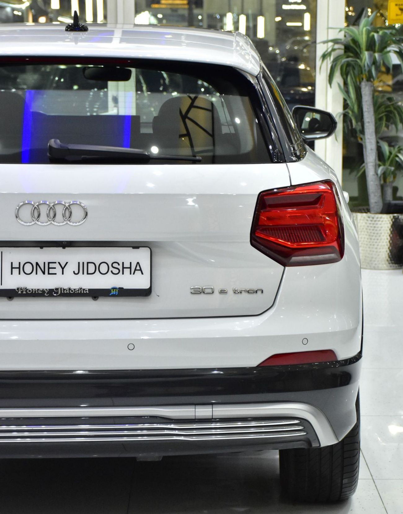 أودي Q2 EXCELLENT DEAL for our Audi Q2L 30 E-Tron ( 2021 Model ) in White Color Chinese Specs