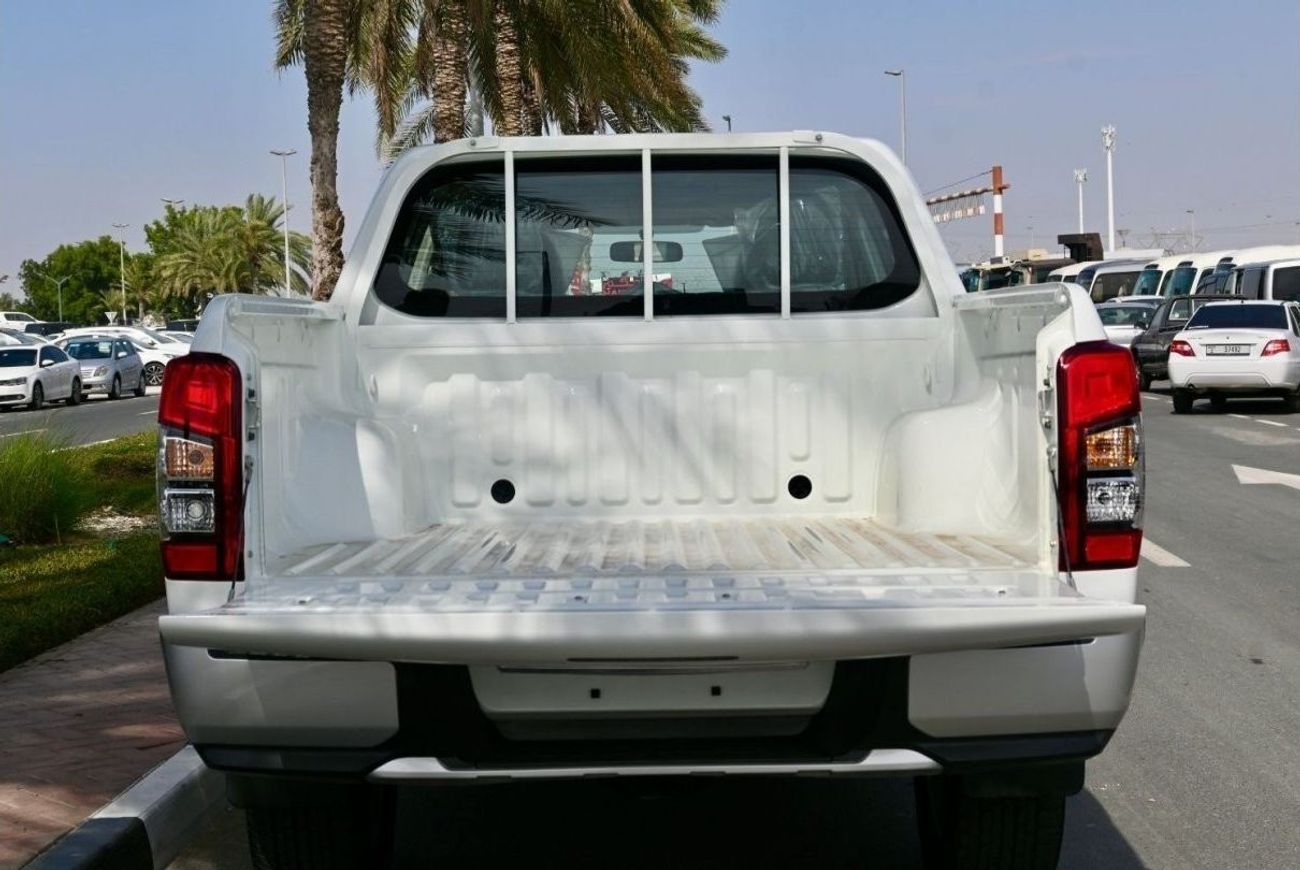 ميتسوبيشي L200 ميتسوبيشي L200 موديل 2023 ديزل 2.4 لتر ناقل حركة أوتوماتيكي أبيض من الخارج رمادي من الداخل
