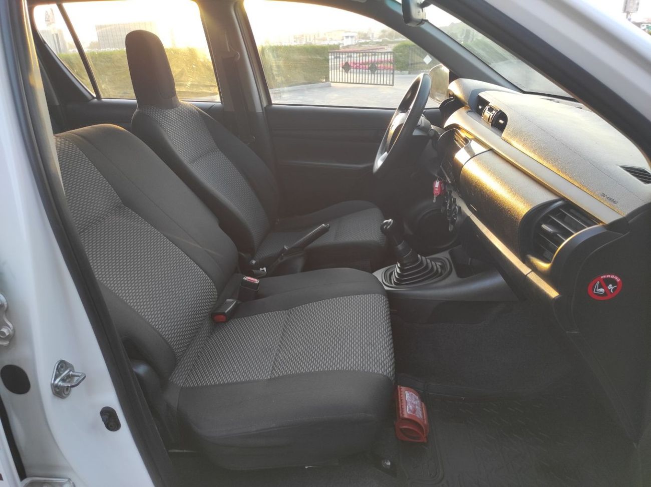 Toyota Hilux DLS 2.7L Toyota Hilux 2020 4×2 Full manual