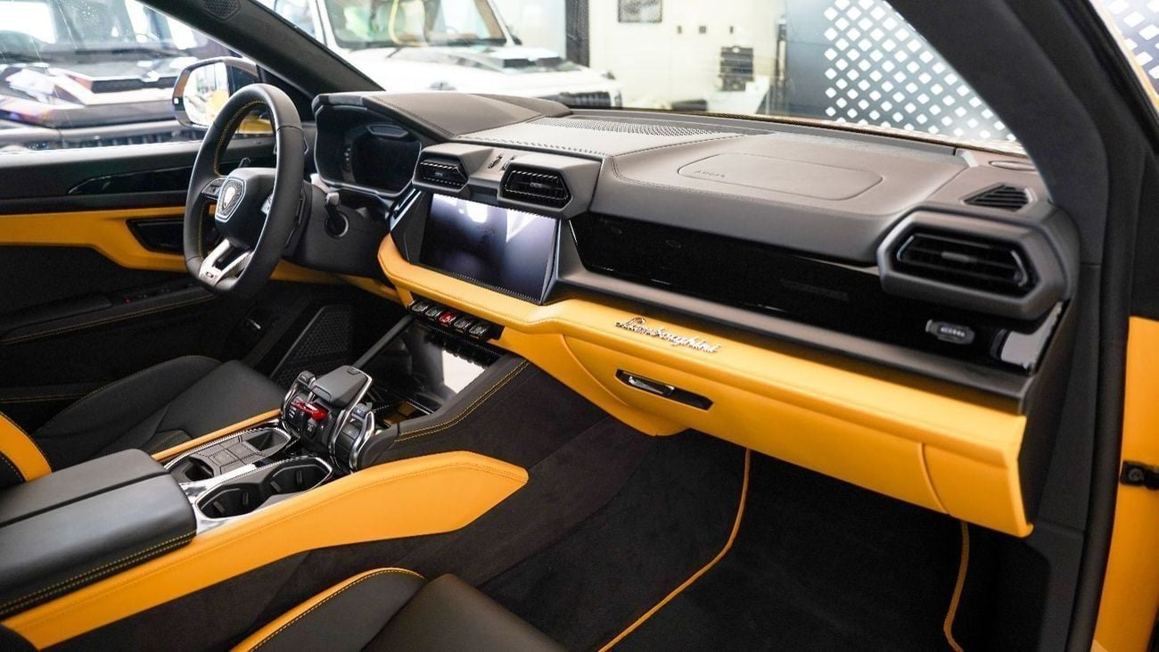 Lamborghini Urus Lamborghini Urus SE - Hybrid - 2025 (Warranty Available)