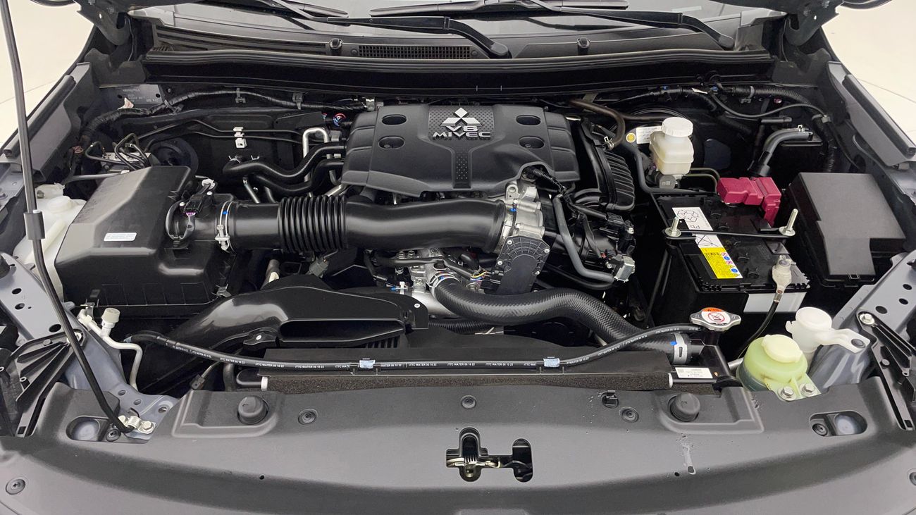 ميتسوبيشي مونتيرو سبورت GLS MID 3 | بدون دفعة مقدمة | اختبار القيادة في المنزل