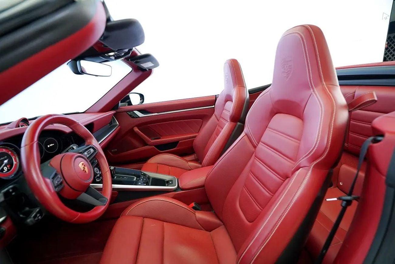 Porsche 911 TURBO S 3.8L (640 HP) Convertible