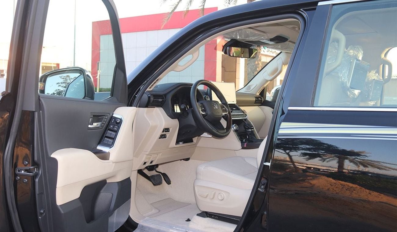 تويوتا لاند كروزر 2026 Model Toyota Land Cruiser (LC300) VX, 4.0L Petrol 4WD 6A/T