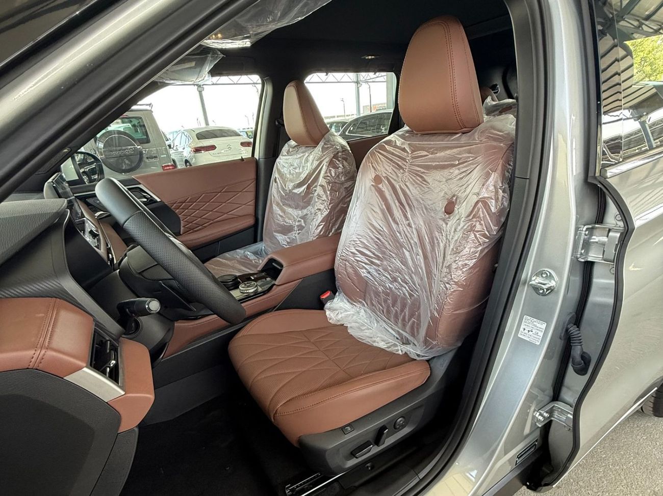 ميتسوبيشي آوتلاندر OUTLANDER 2.5 P-LINE 4WD **EXPORT ONLY**التصدير فقط خارج الخليج**