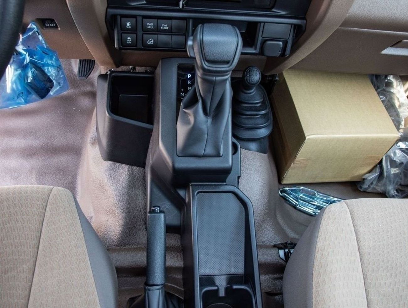Toyota Land Cruiser Pick Up LC79 STD 4.0L Petrol/4WD/Single Cabin. Export only