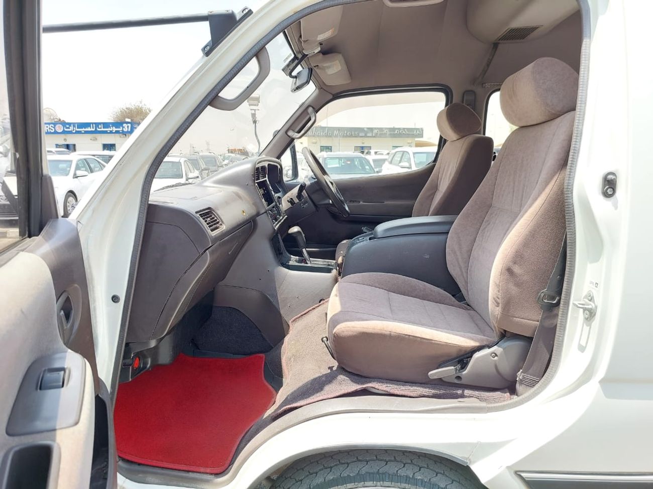 Toyota Hiace TOYOTA HIACE COMMUTER VAN RHD 2001 MODEL 3.0 L DIESEL AUTOMATIC(PM02656)