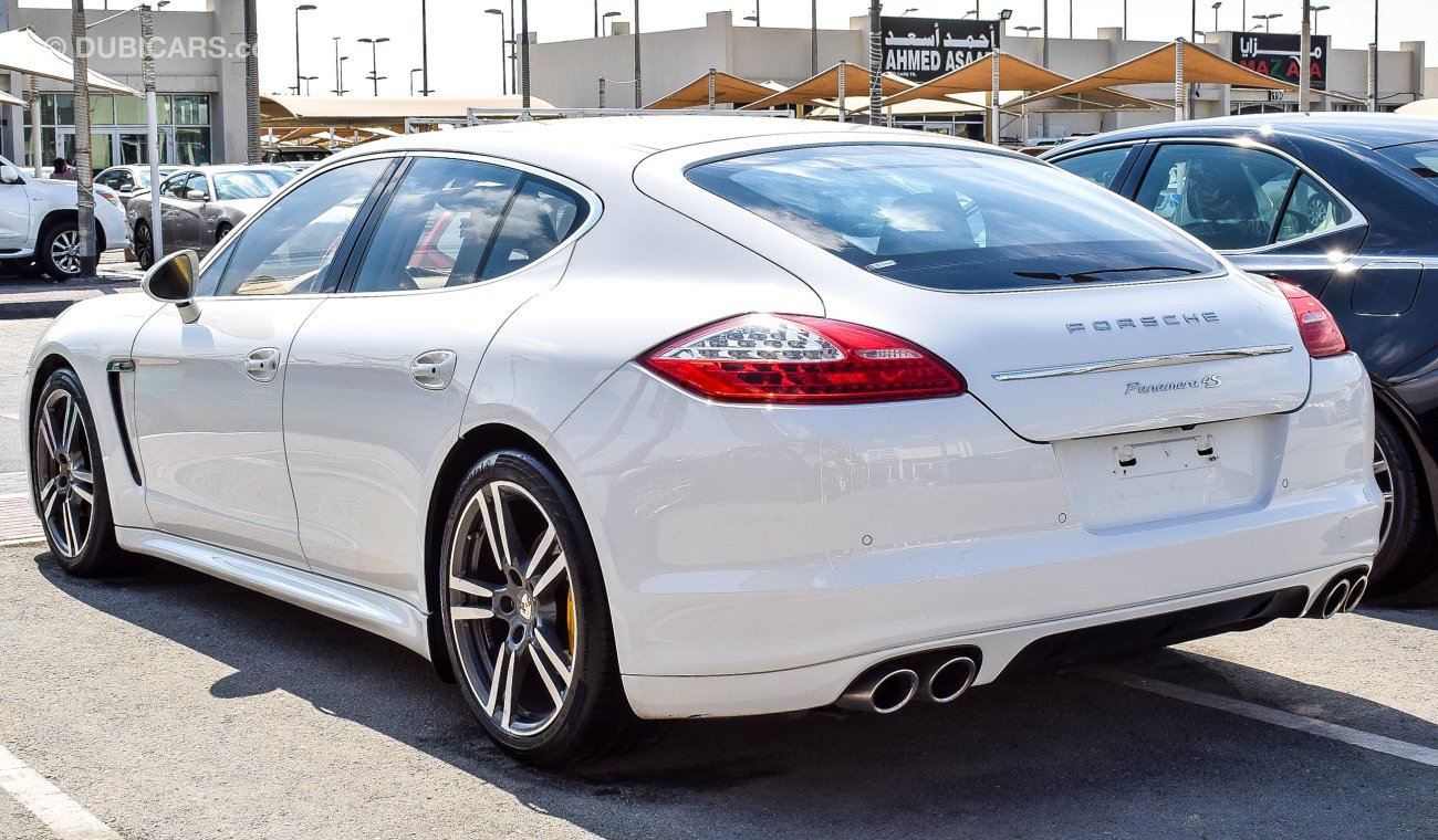 Porsche Panamera 4S