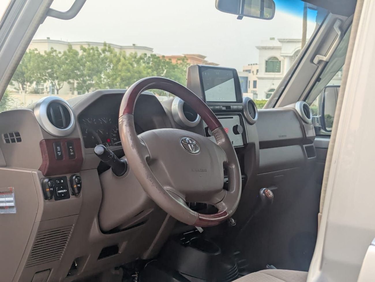 تويوتا لاند كروزر بيك آب Double Cabin 4.5L