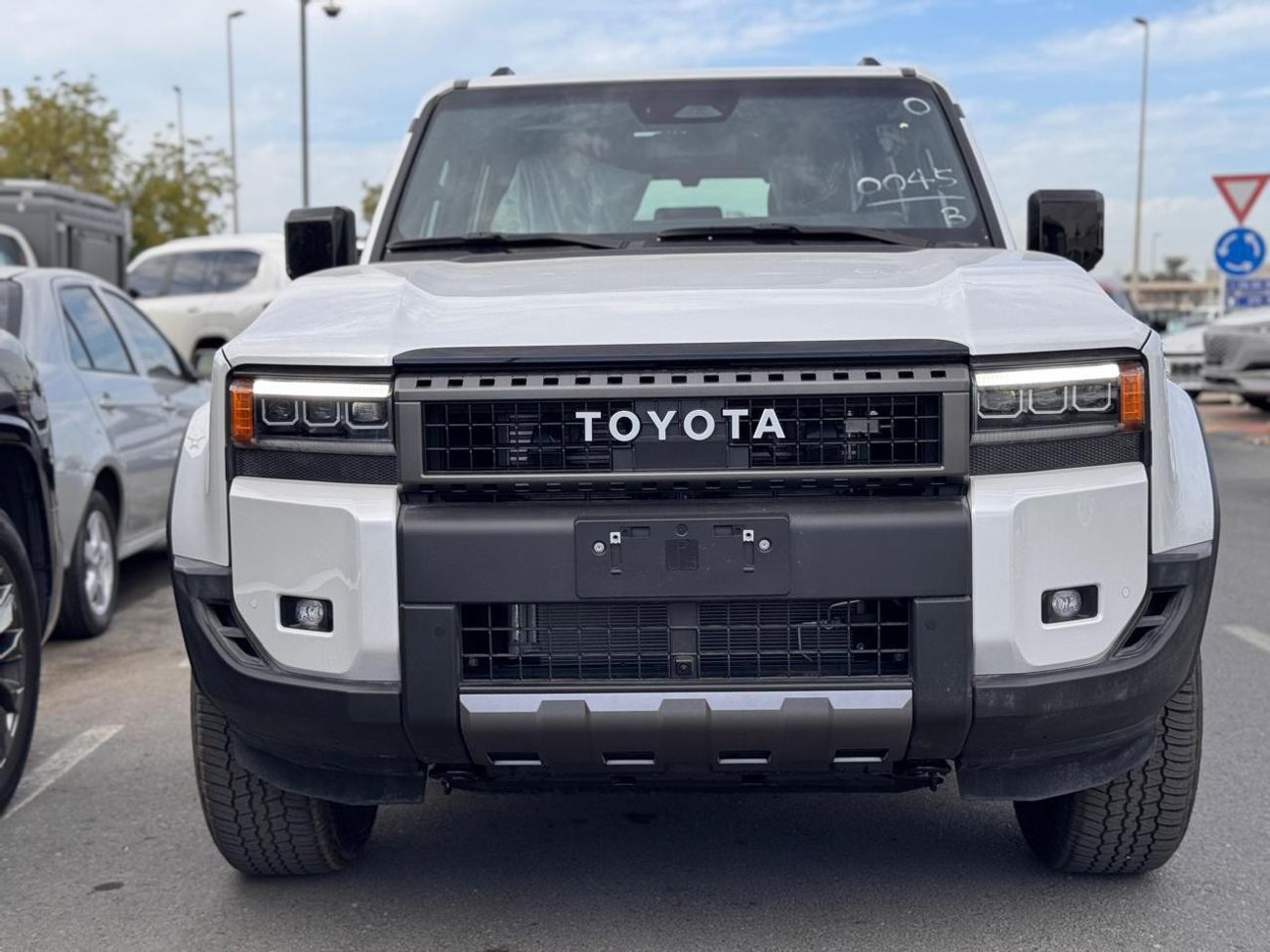 Toyota Prado 2.4L 4WD PETROL AUTOMATIC TRANSMISSION ( FOR RE-EXPORT ONLY )