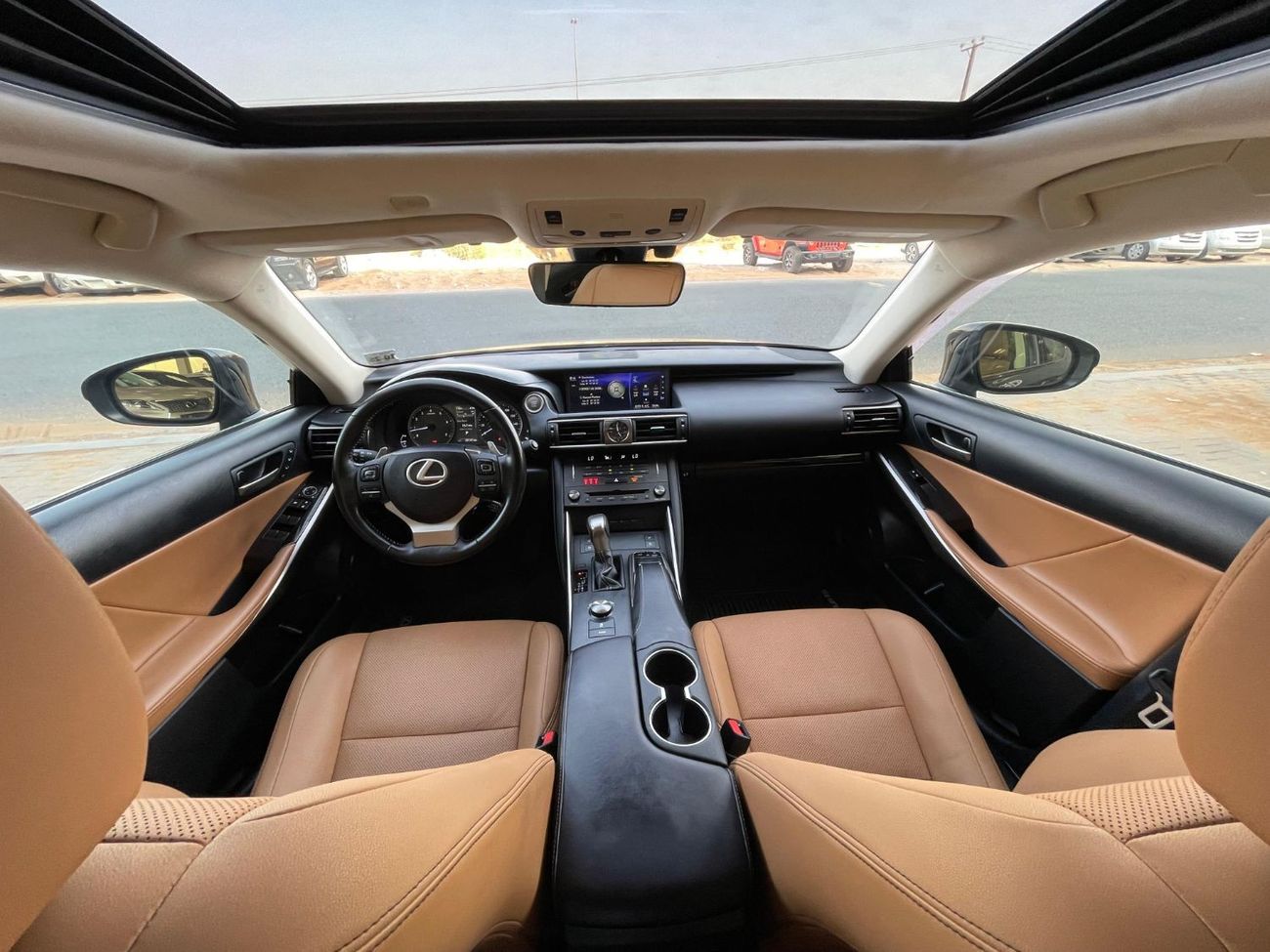 Lexus IS350 F-Sport Platinum IS 3.5L 3500 cc / F-Sport Kit / Only 25000 Miles / 1290 AED MONTHLY