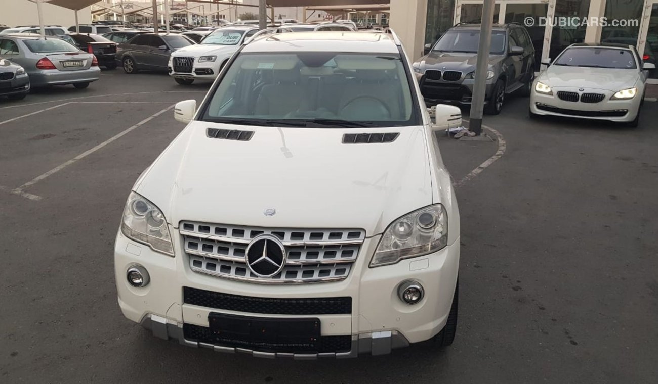 Mercedes-Benz ML 350 Mercedes Benz ML350 model 2011 GCC car prefect condition full option low mileage