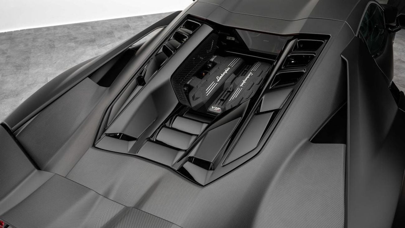 لامبورغيني ريفويلتو - 2025 - GCC Specs - Under 5-Year Warranty and Service Contract
