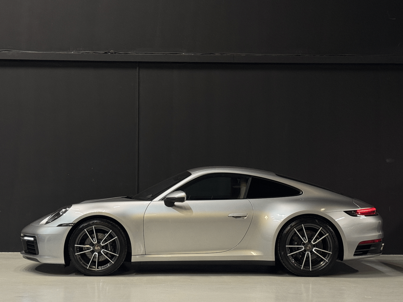 بورش 911 Carrera 4 | Sport Chrono | Matrix LED | Adaptive Cruise | 17K KM