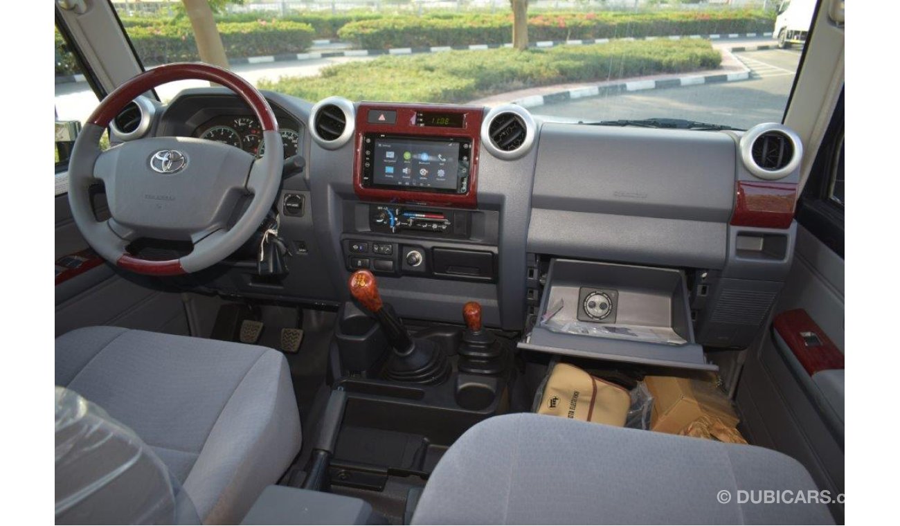 تويوتا لاند كروزر بيك آب 79 DOUBLE CAB SPL LX V8 4.5L TURBO DIESEL 5 SEAT 4WD MANUAL TRANSMISSION