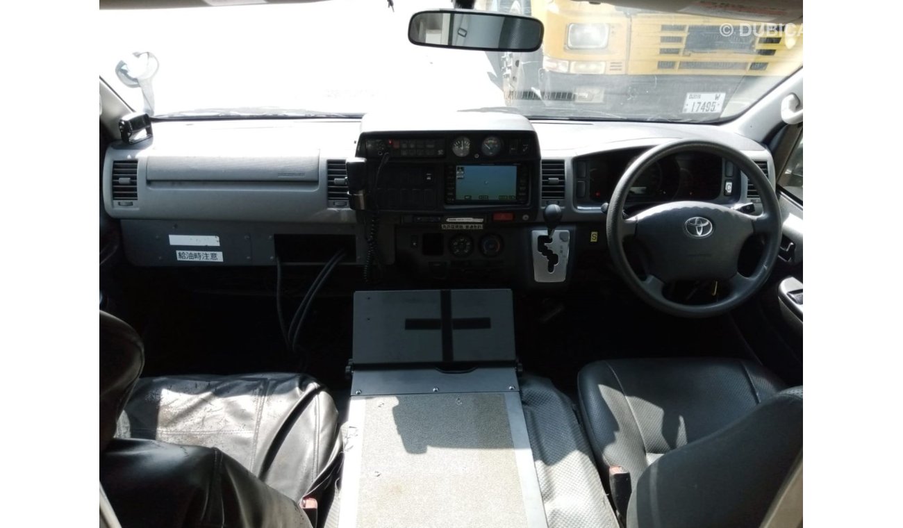 Toyota Hiace TOYOTA HIACE AMBULANCE RIGHT HAND DRIVE (PM985)
