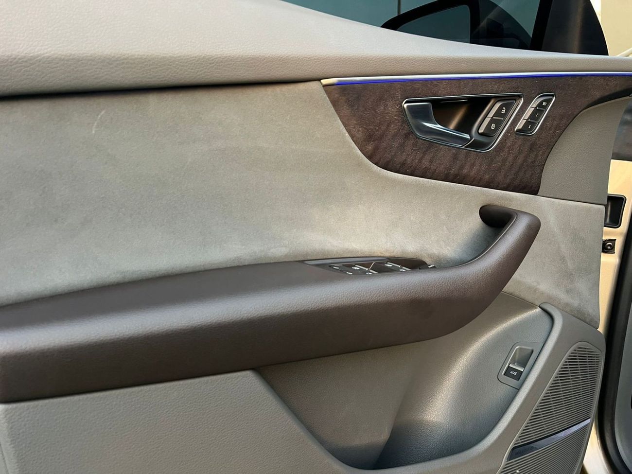 أودي Q8 55 TFSI quattro S-لاين سبورت باكج اودي كيو 8 كواترو اس لاين موديل 2019 مواصفات خليجية صبغ وكالة بدون