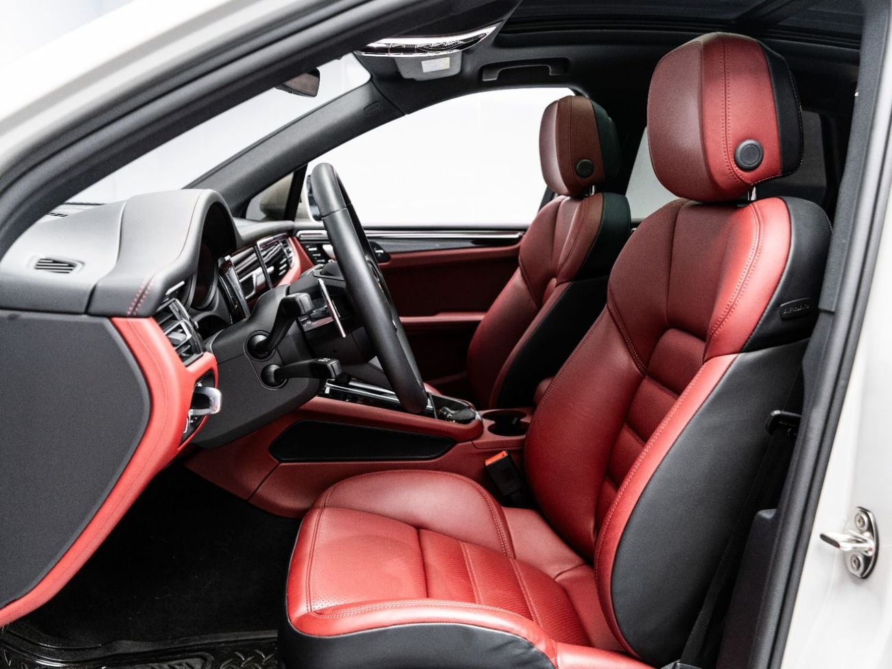 بورش ماكان 2026 Porsche Macan S, 2.9 V6, 4WD, 375bhp, 7 Speed Dual-Clutch Automatic