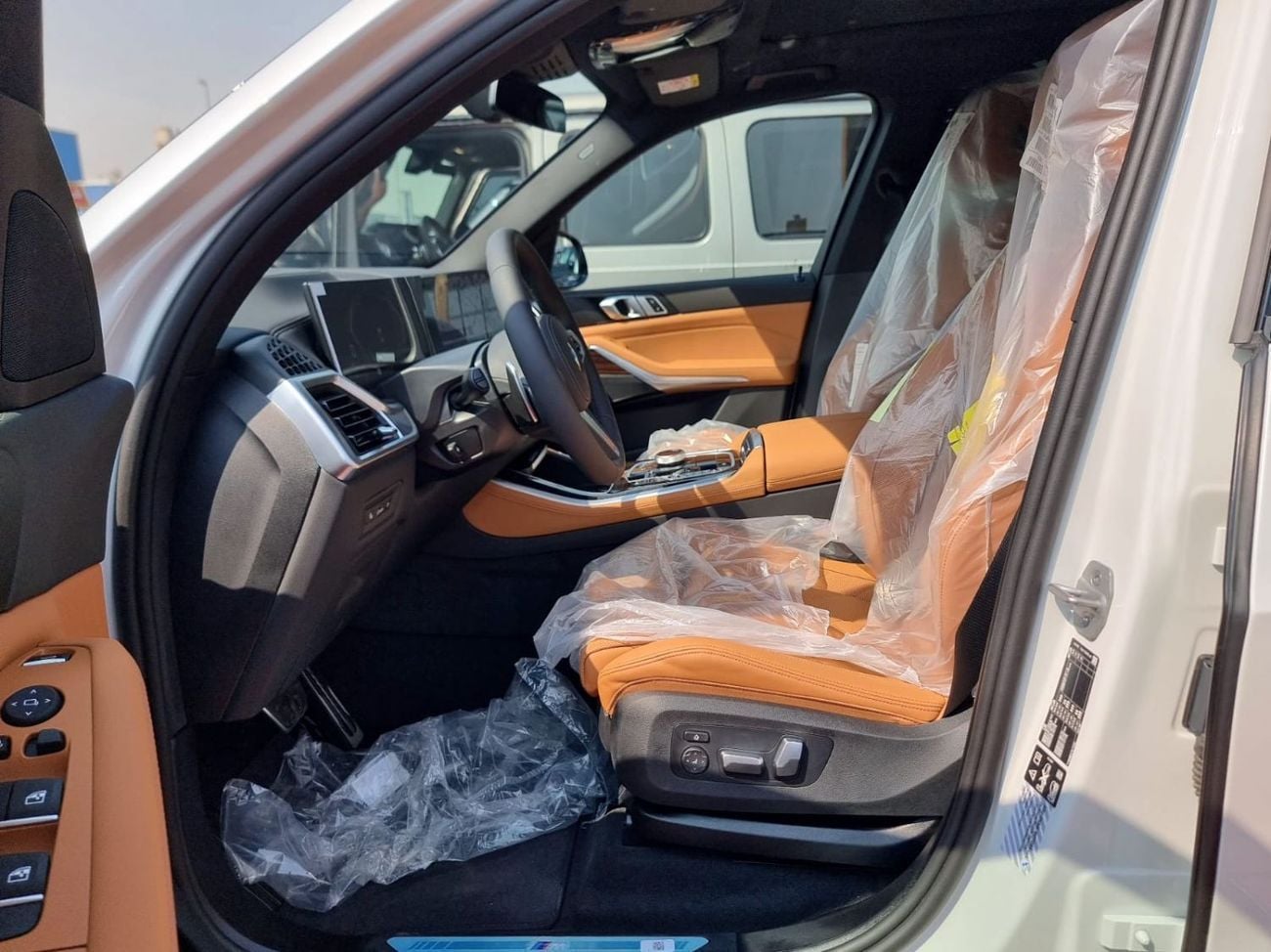 BMW X5 xDrive40i Luxury M Sport Package 3.0L xDrive 40i M Sport Under Warranty & Service 2025 GCC
