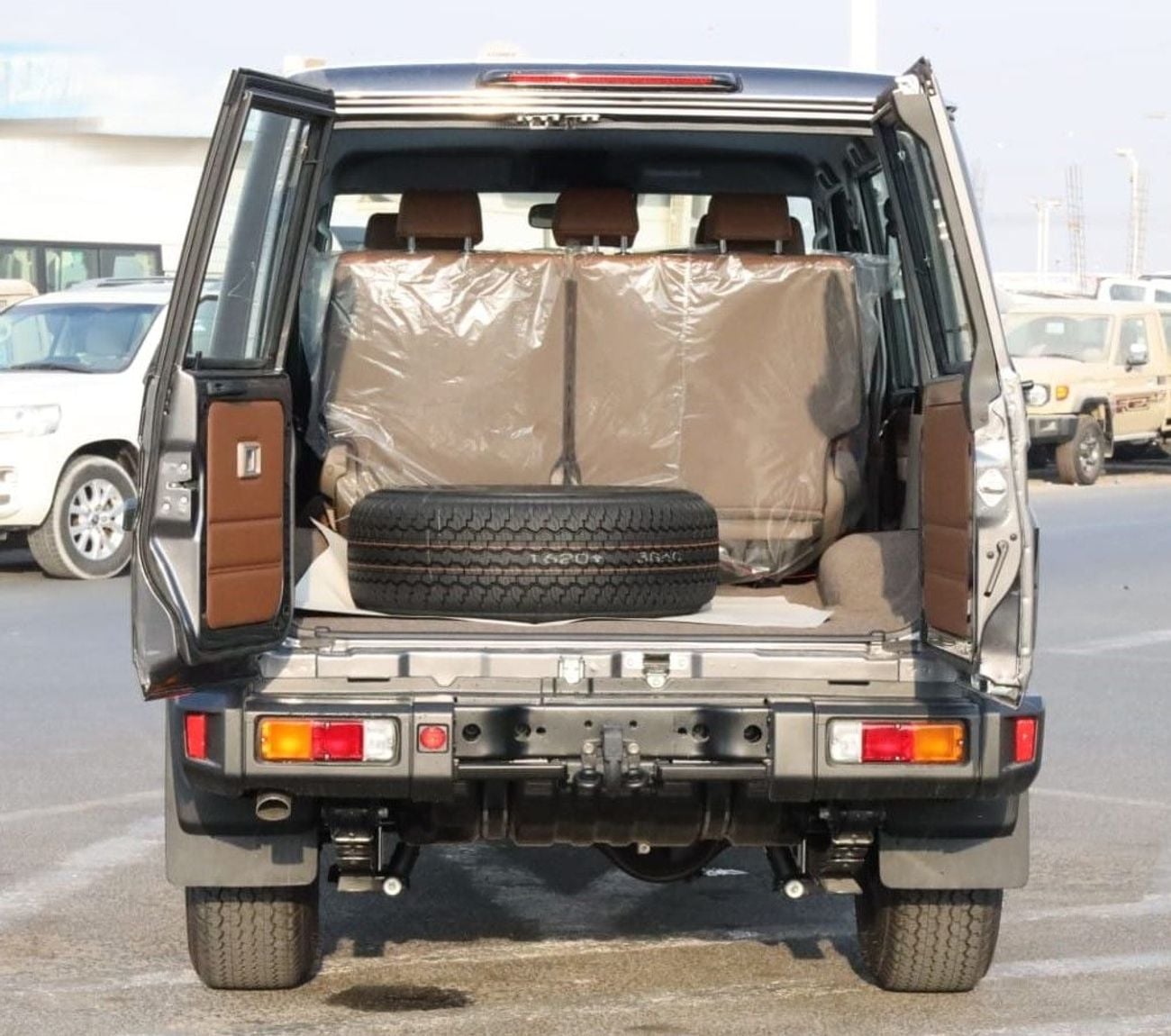 تويوتا لاند كروزر 70 Toyota Land Cruiser LC76 2.8 AT 2026