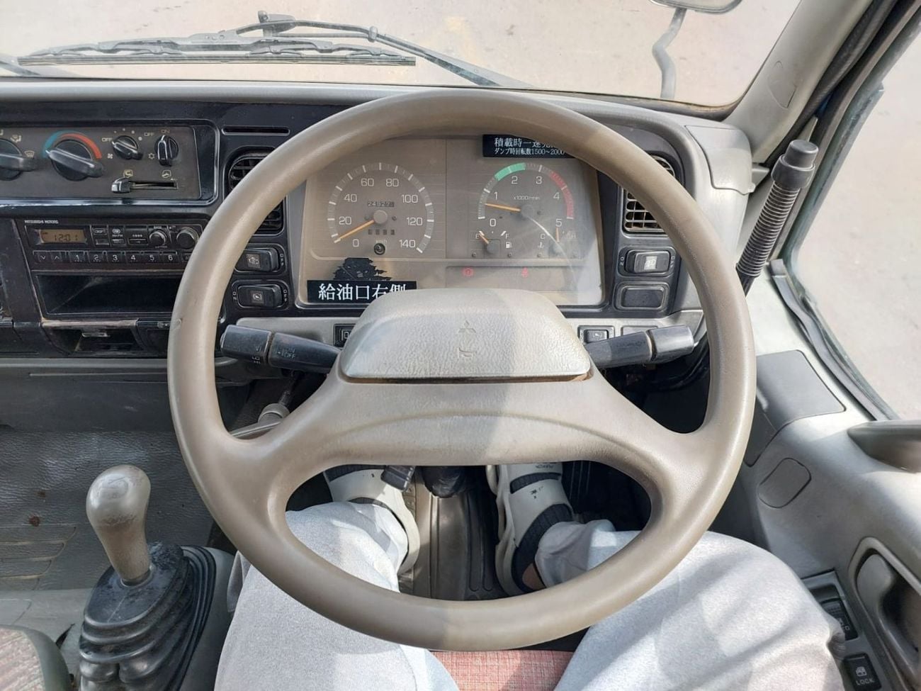 Mitsubishi Fuso Canter (RAMADAN OFFER) MITSUBISHI CANTER TRUCK RHD 1998 MODEL 4.5 L DIESEL MANUAL(PM30616)