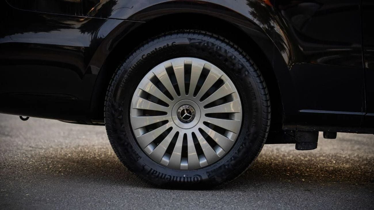 Mercedes-Benz V 300 2025 Mercedes-Benz V300 Extra Long (6 + 2 Seating) 2.0L 4-Cyl Petrol A/T RWD 4x2 Export Only