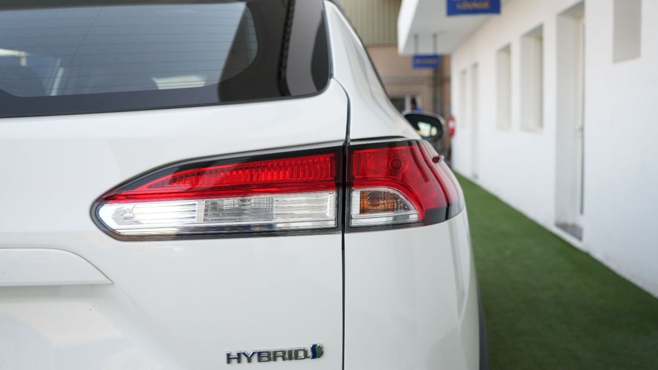 تويوتا كورولا كروس XL Hybrid | Agency Warranty | GCC | Full Service History | Zero down payment