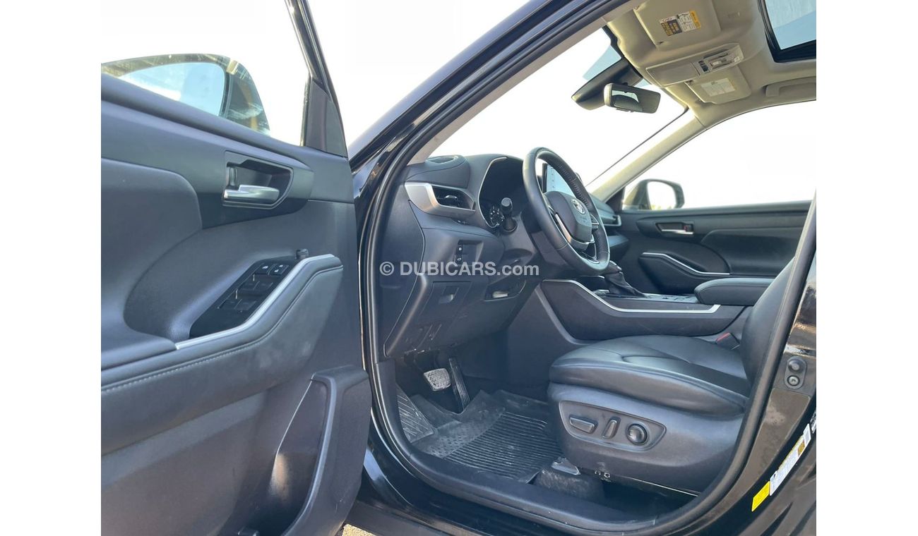 Toyota Highlander 2021 TOYOTA HIGHLANDER XLE 3.5L V6 AWD / EXPORT ONLY