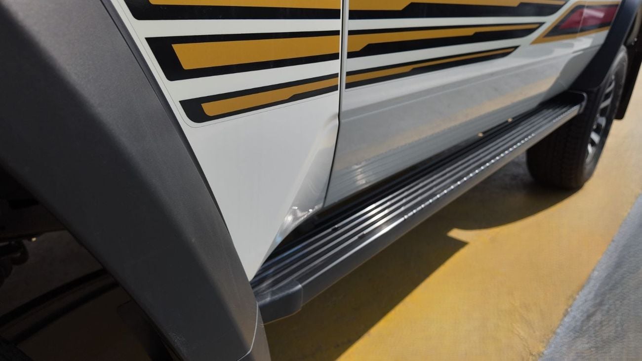 Toyota Land Cruiser TOYOTA LAND CRUISER HARD-TOP (70 SERIES) A/T 4.0L - 2025