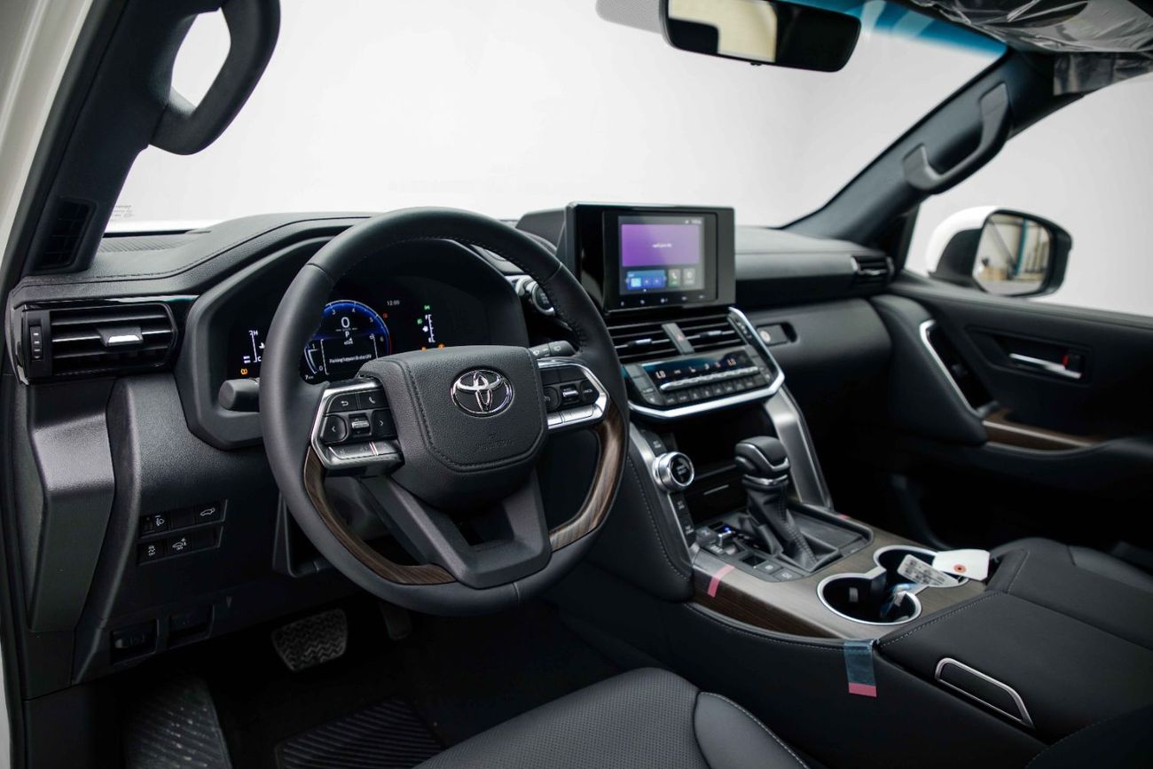 تويوتا لاند كروزر GXR 4.0L - Pearl White Inside Black | Export Only