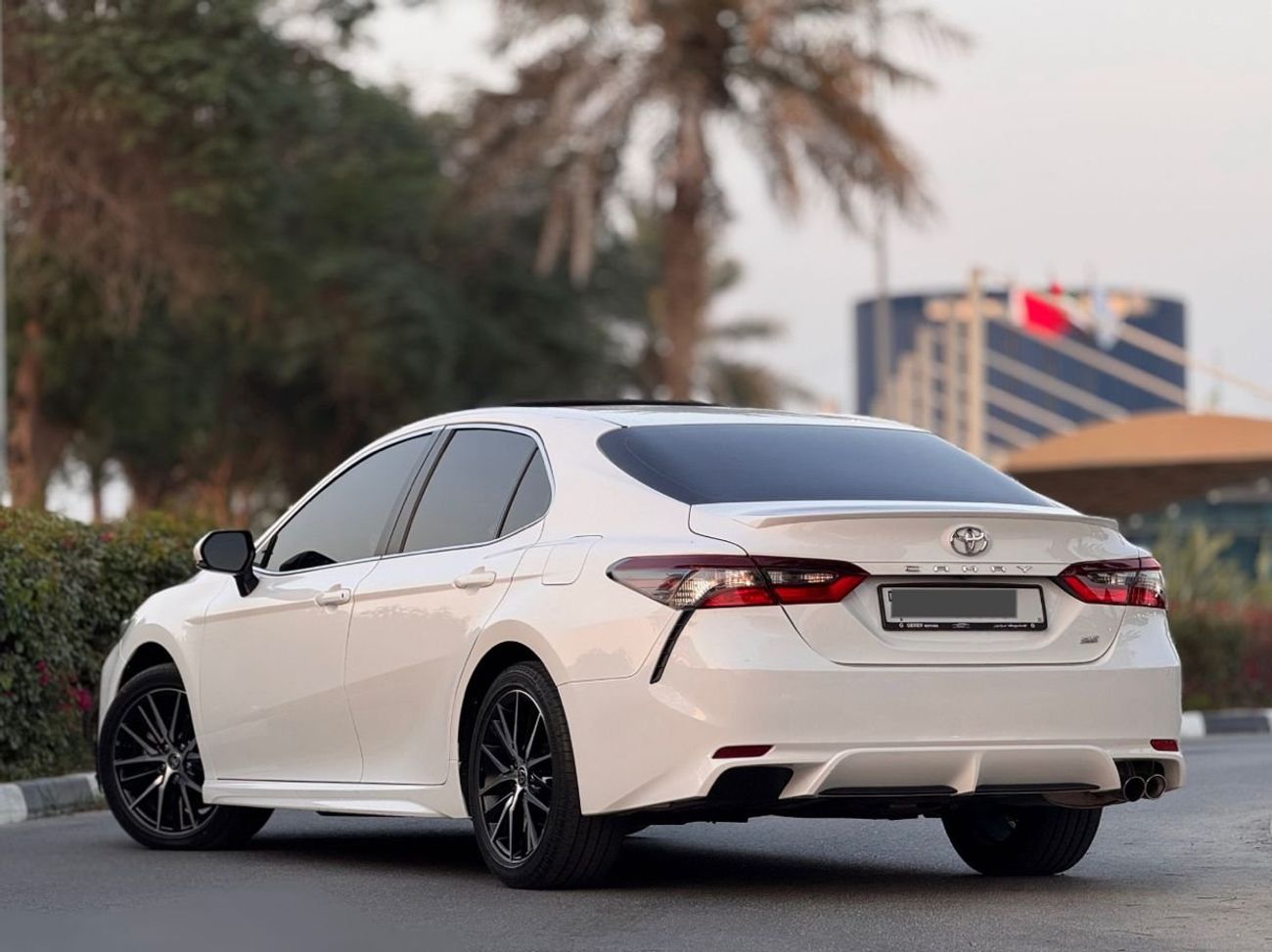 Toyota Camry GLE Hybrid 2.5L