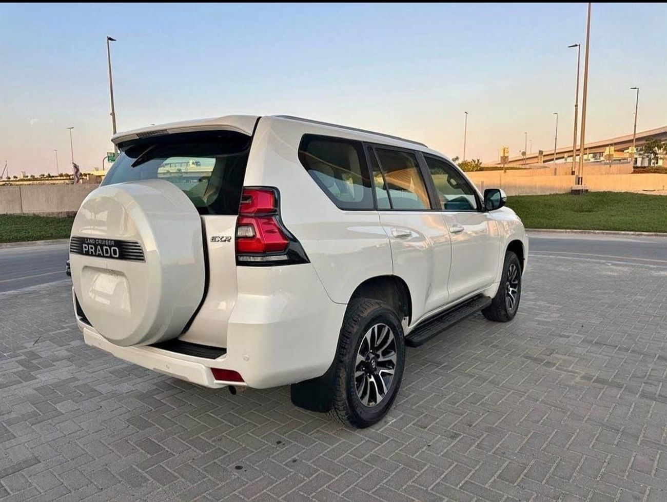 Toyota Prado toyota prado 2021 Model EXR 4۰0L v6 petrol engine colour white interior Beige Automatic 7seats power