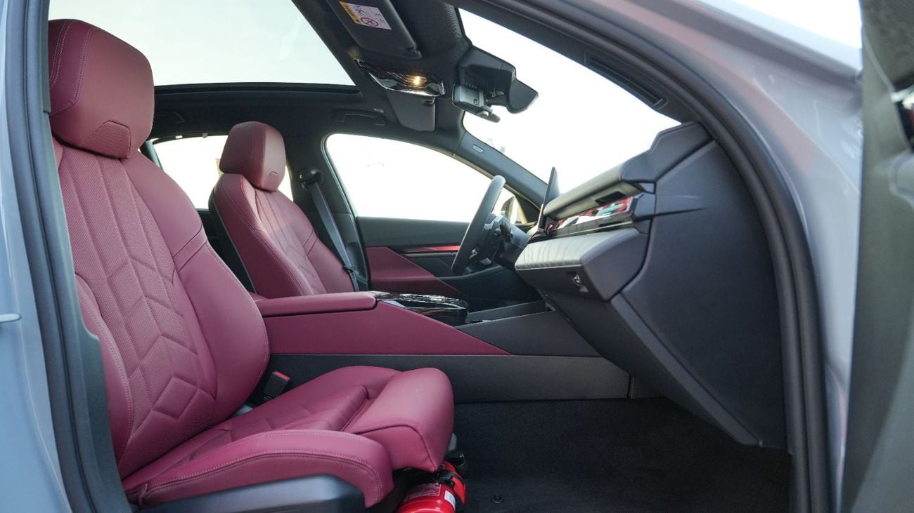 بي أم دبليو 530i 530i M-SPORT+ BROOKLYN GRAY METALLIC 2026MY EXPORT PRICE