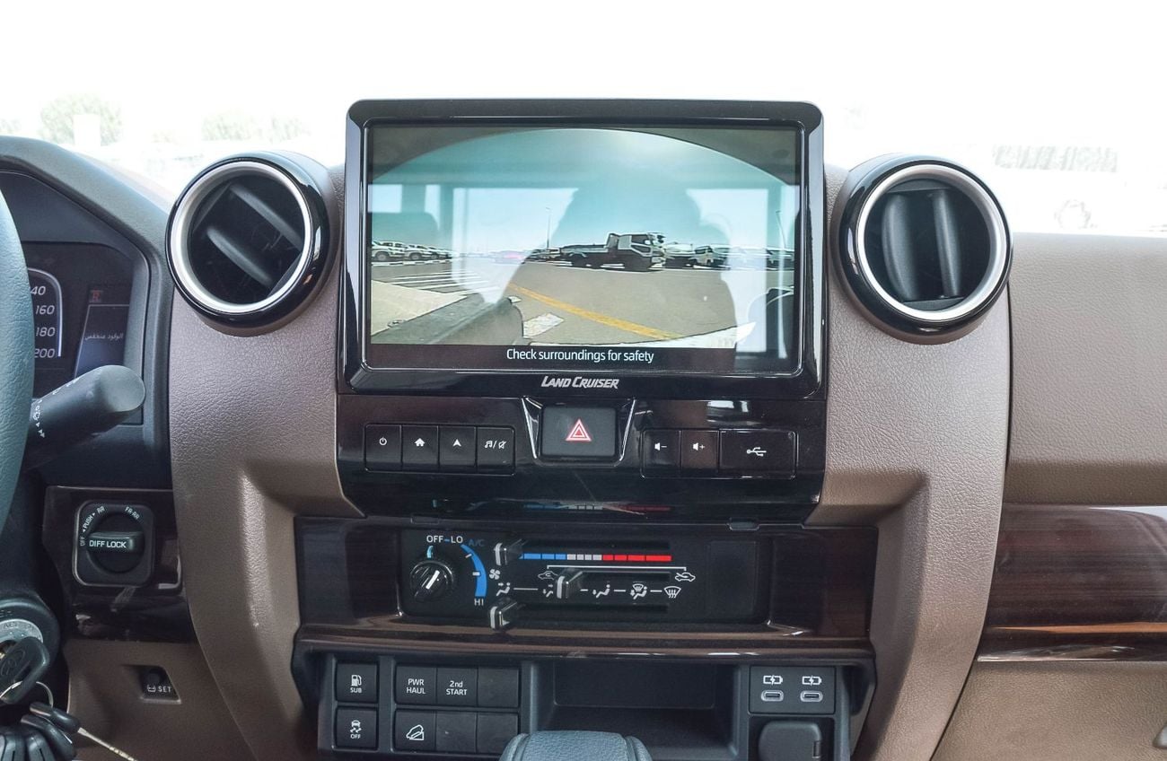 تويوتا لاند كروزر بيك آب TOYOTA LAND CURISER 79 4.0L 4WD PETROL SC PICKUP 2025