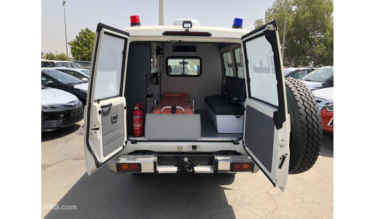 تويوتا لاند كروزر VDJ78 DIESEL V8 AMBULANCE