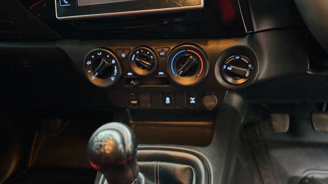 تويوتا هيلوكس -