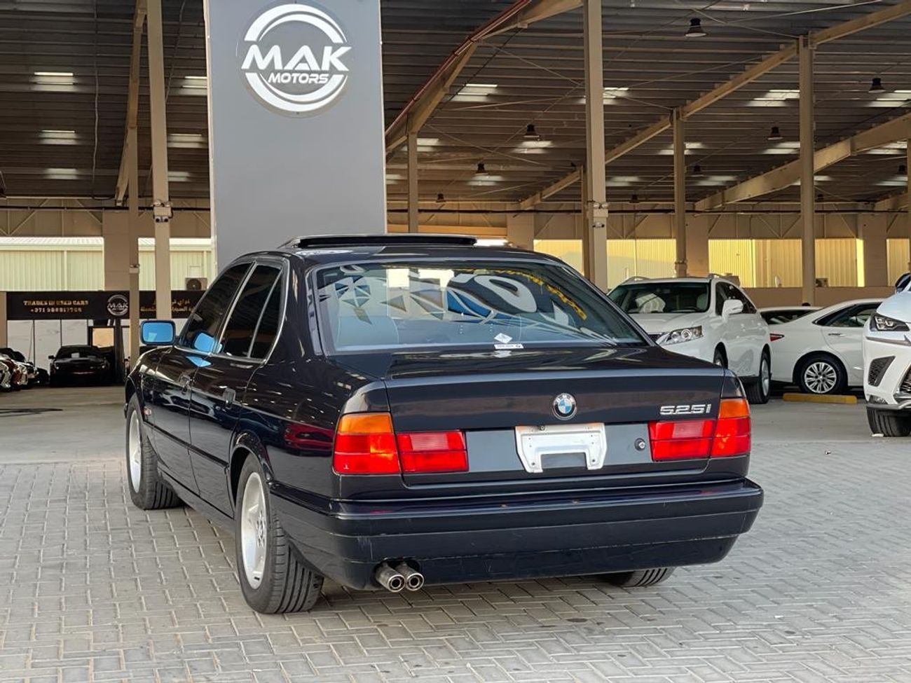 BMW 525 BMW 525i موديل 1995 ماشي 64000 كم  وارد اليايان  مواصفات خاصة اندفيجوال فول اوبشن كامل ( فتحة _ جلد